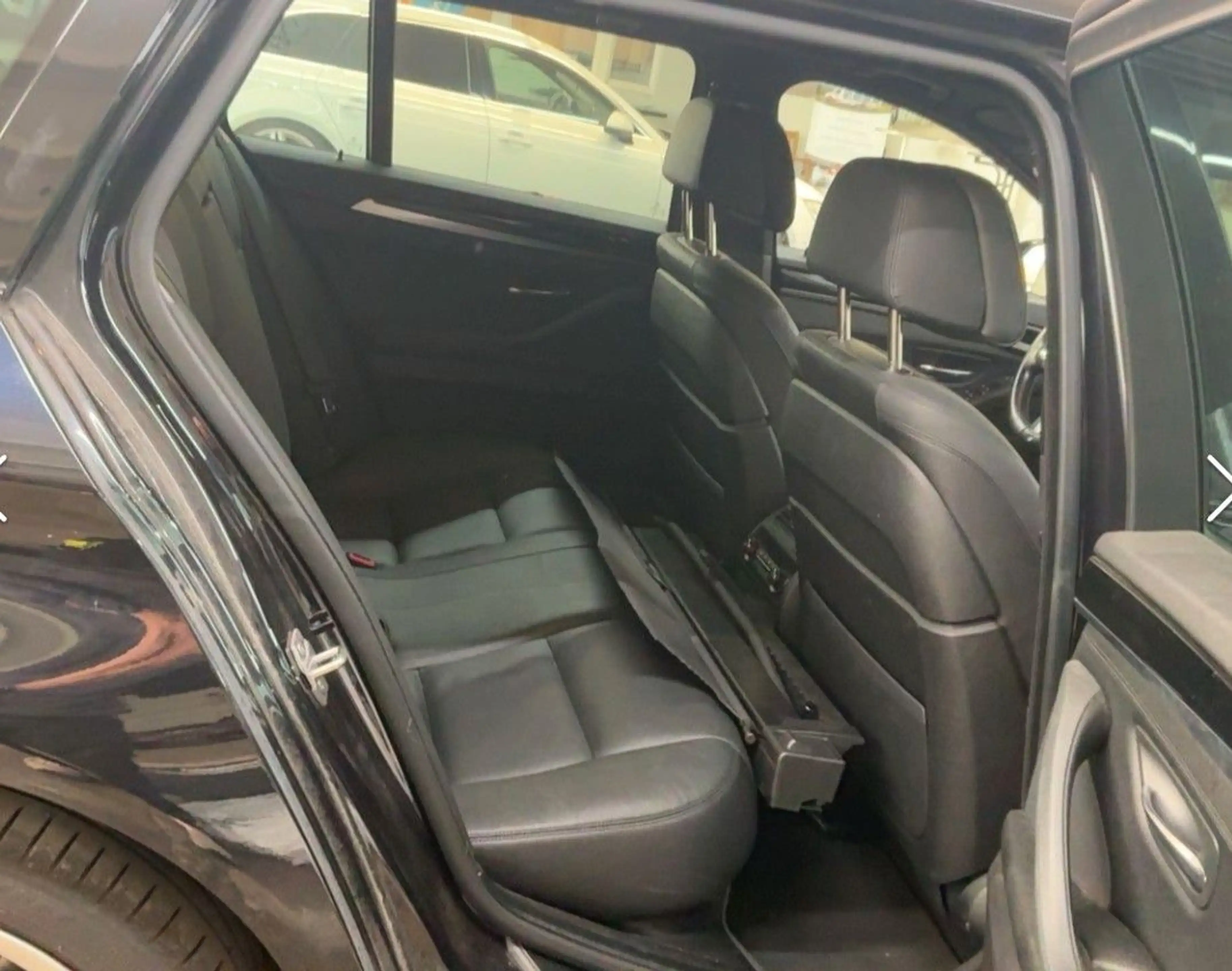 BMW 535 d xDrive Touring M Paket°LED°H&K°PANO°STHZ — photo 8