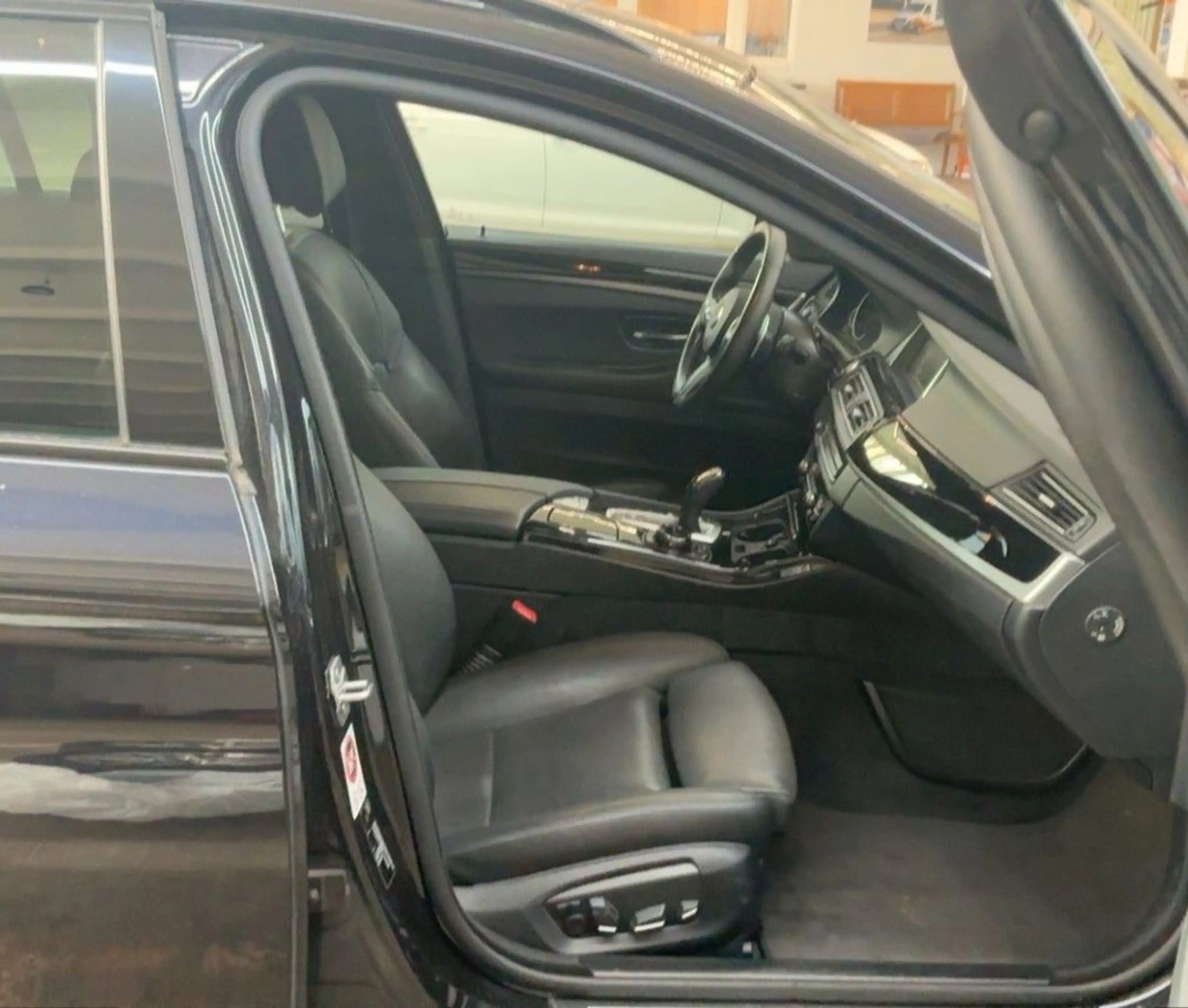 BMW 535 d xDrive Touring M Paket°LED°H&K°PANO°STHZ — photo 7