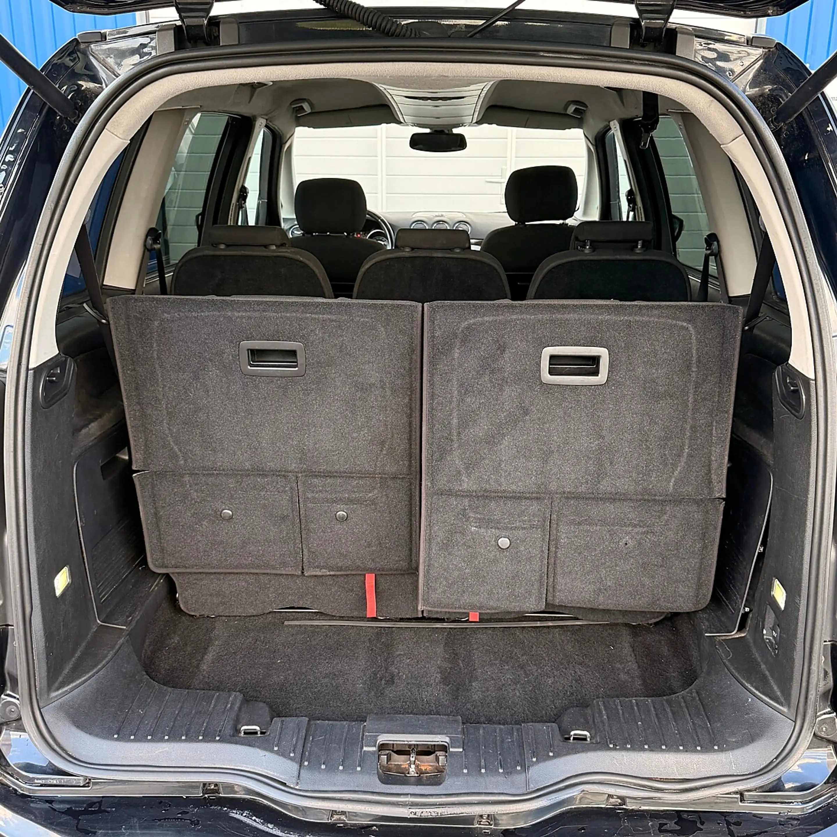 Ford Galaxy Ghia 2,0 TDCi DPF — photo 12