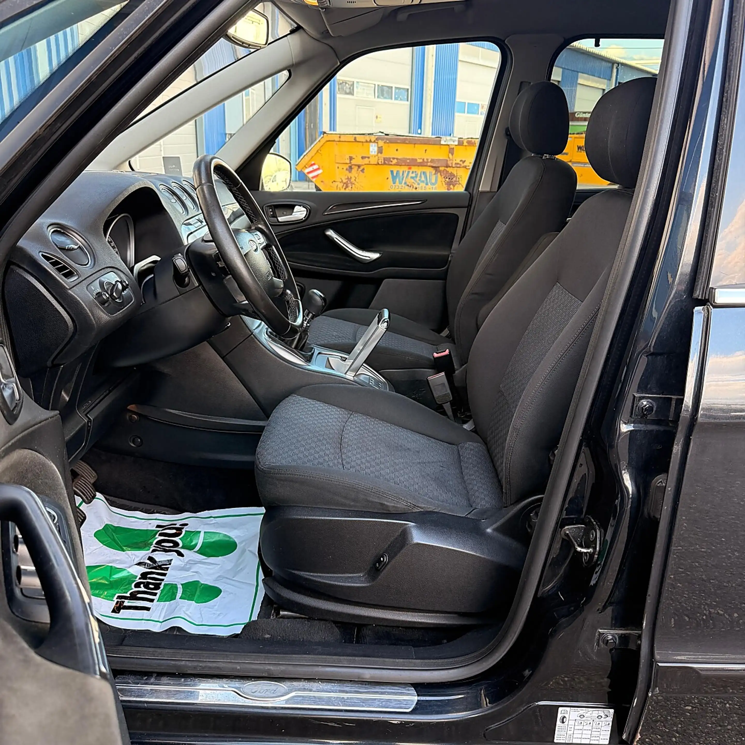 Ford Galaxy Ghia 2,0 TDCi DPF — photo 9