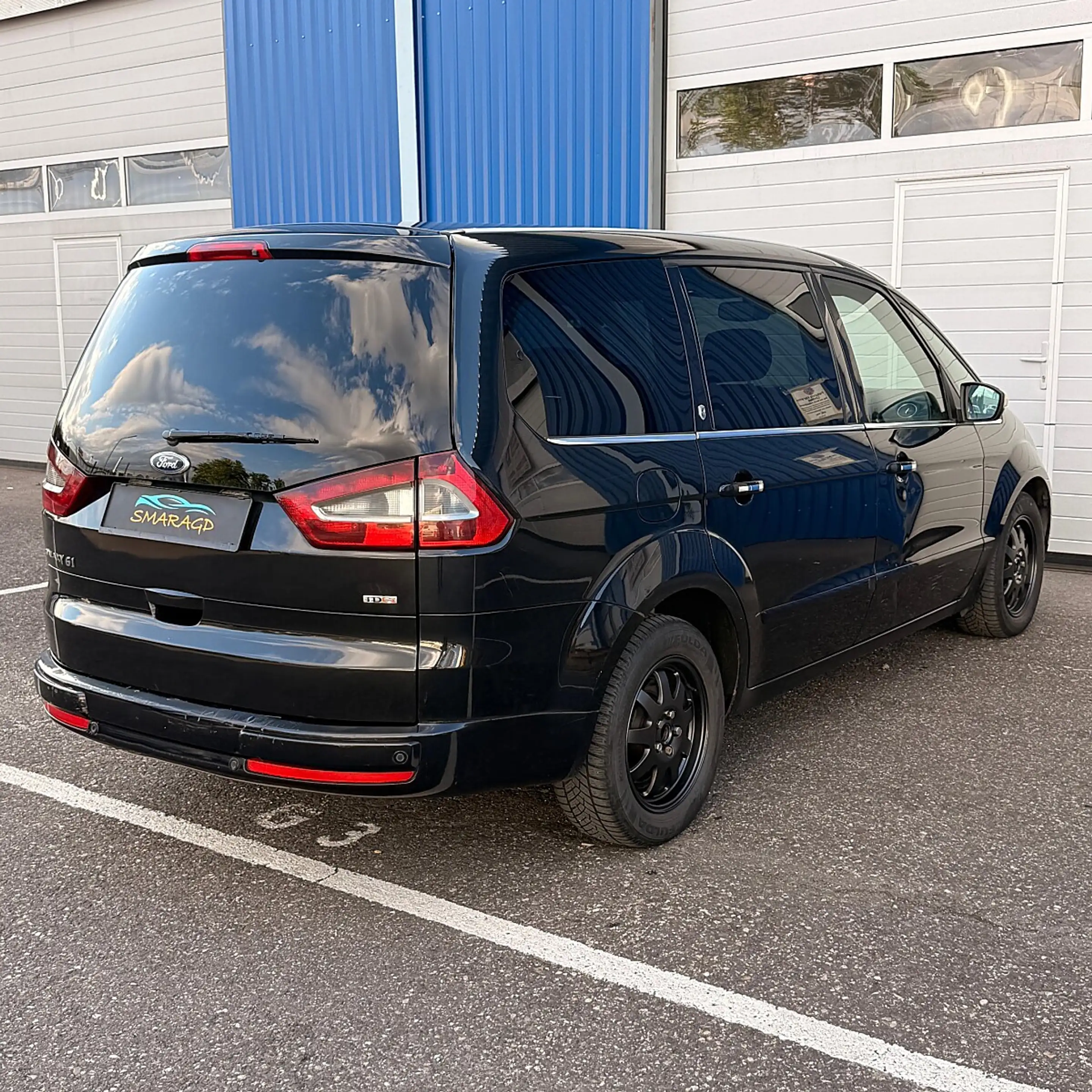 Ford Galaxy Ghia 2,0 TDCi DPF — photo 4