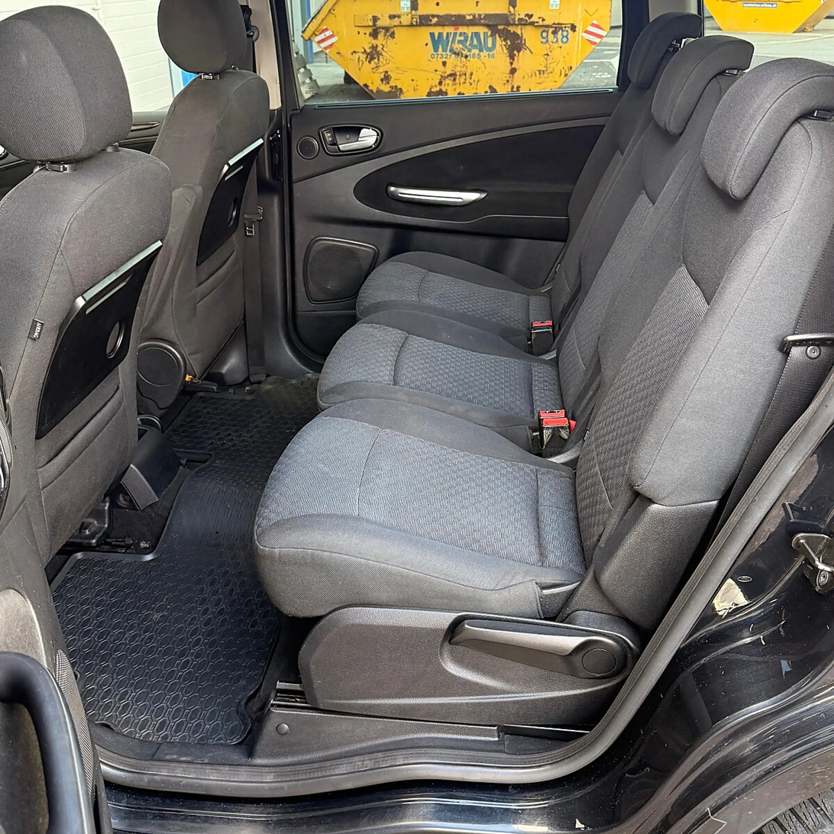Ford Galaxy Ghia 2,0 TDCi DPF — photo 11