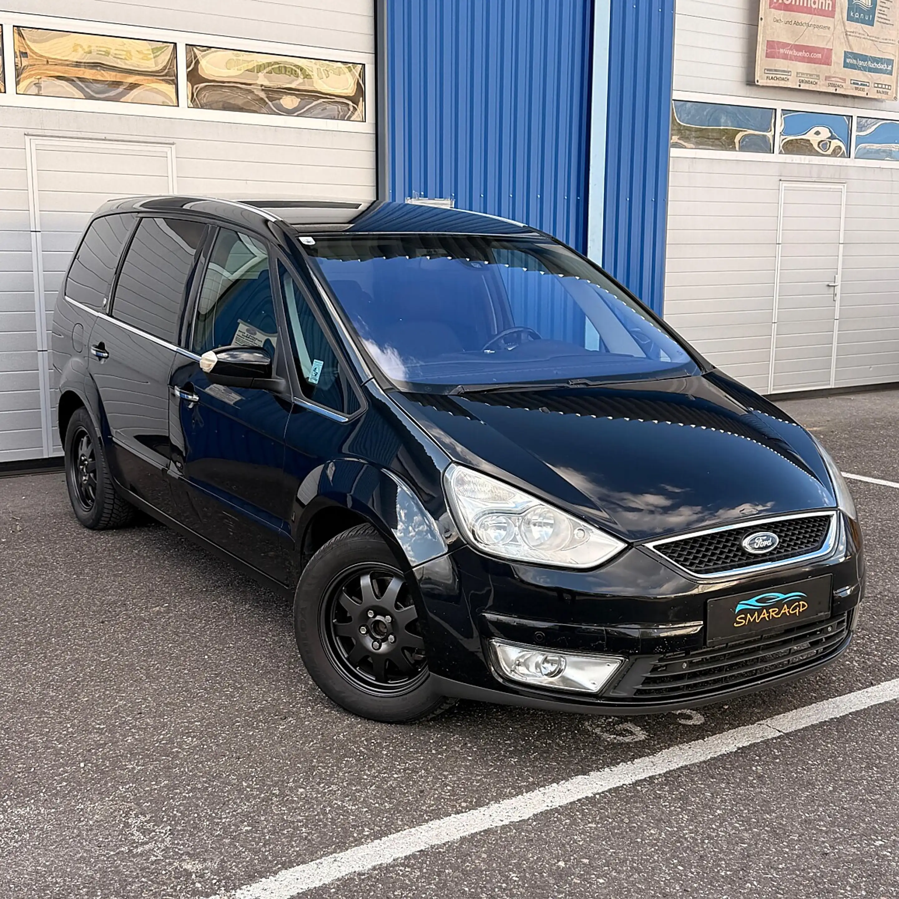Ford Galaxy Ghia 2,0 TDCi DPF — photo 2
