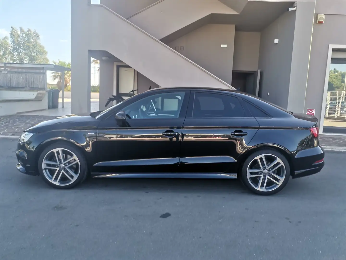 Audi A3 Sedan 35 2.0 tdi Sport 150cv s-tronic Noir - 2