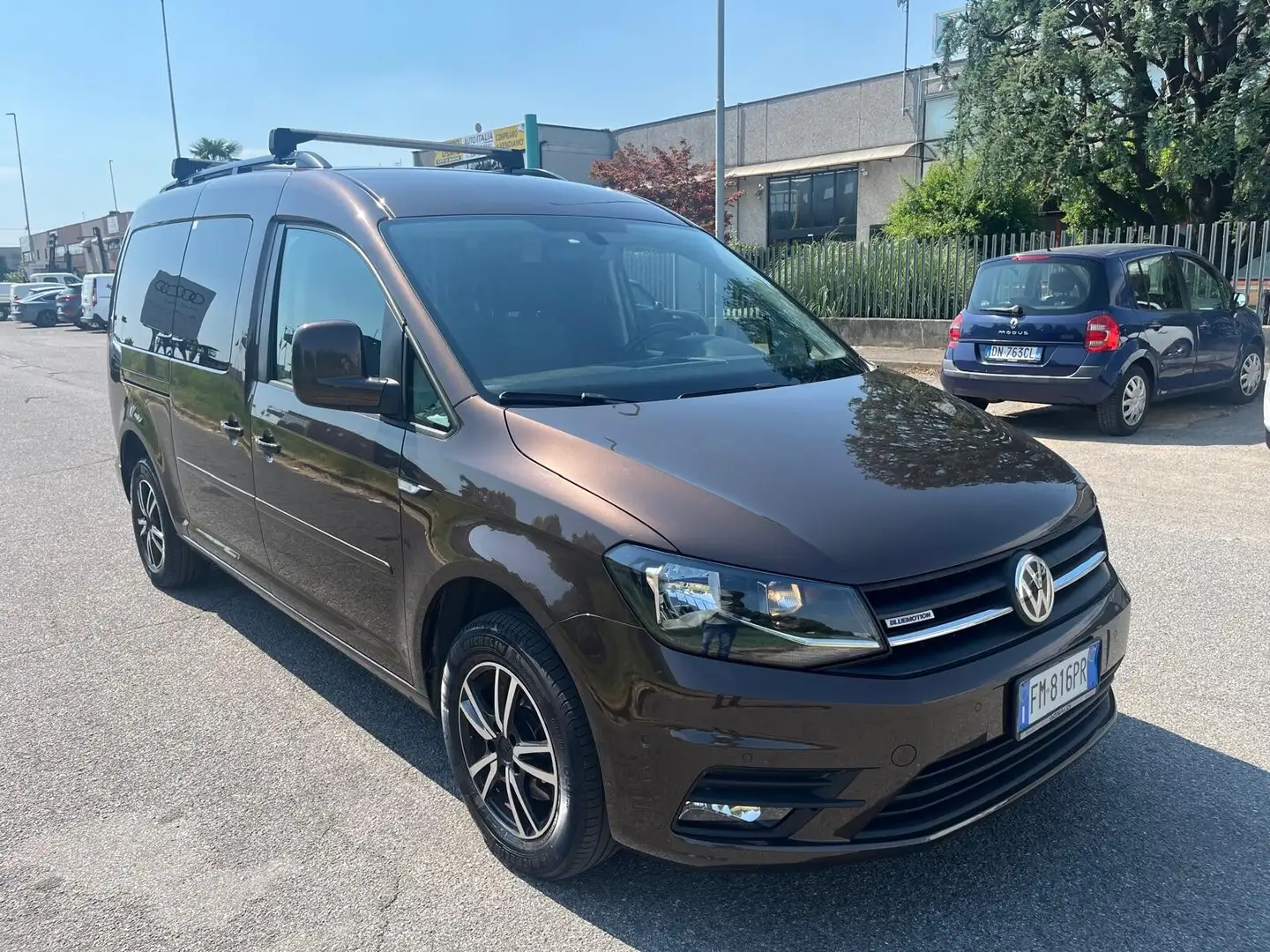 Volkswagen Caddy 1.4 TGI Marrone - 2