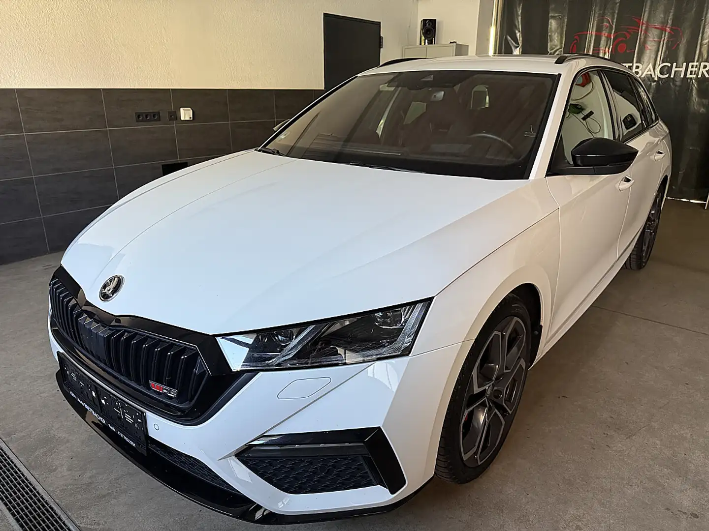 Skoda Octavia Combi 2,0 TDI 4x4 RS DSG *LED*AHK*Virtual*Head Up* Weiß - 2