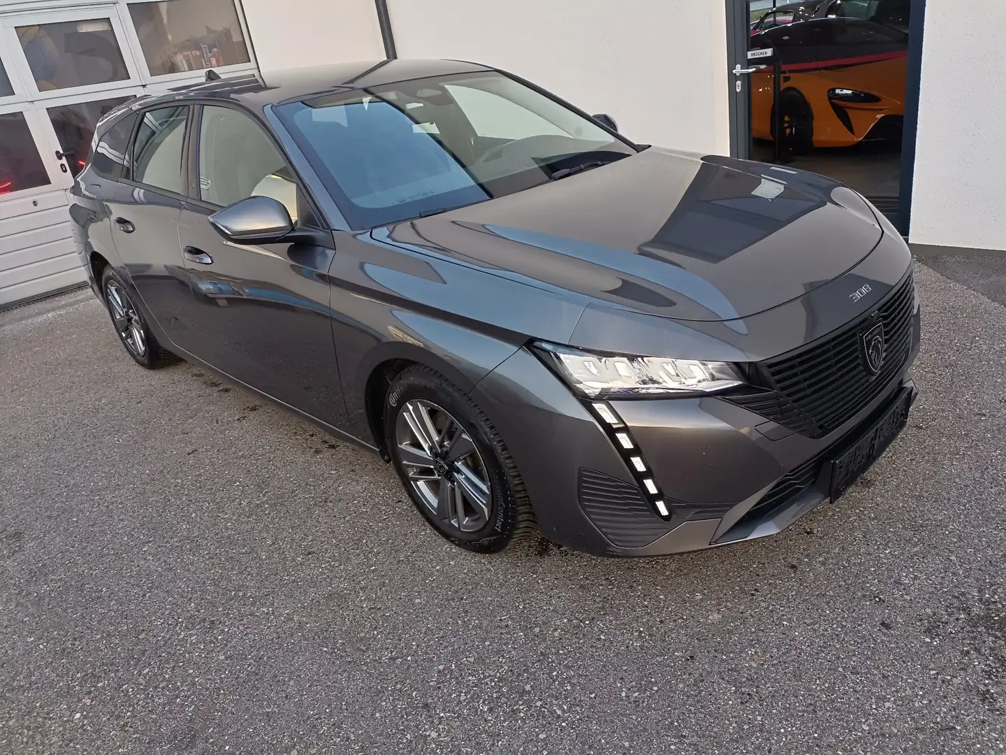 Peugeot 308 SW BlueHDi 130 S&S 6-Gang-Manuell Active Pack,NAVI Gris - 1