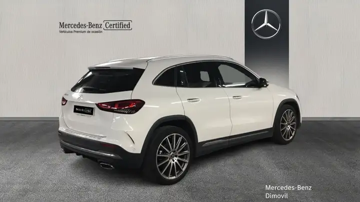 Mercedes-Benz GLA 2022, foto 2