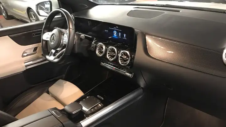 Mercedes-Benz GLA 2022, foto 10