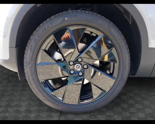 Volvo XC40 view 9