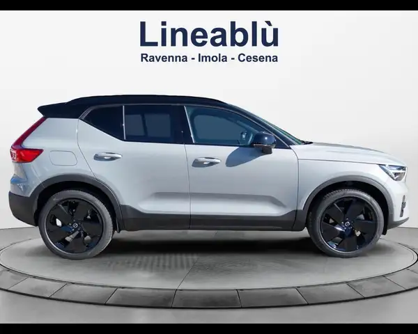 Volvo XC40 view 6