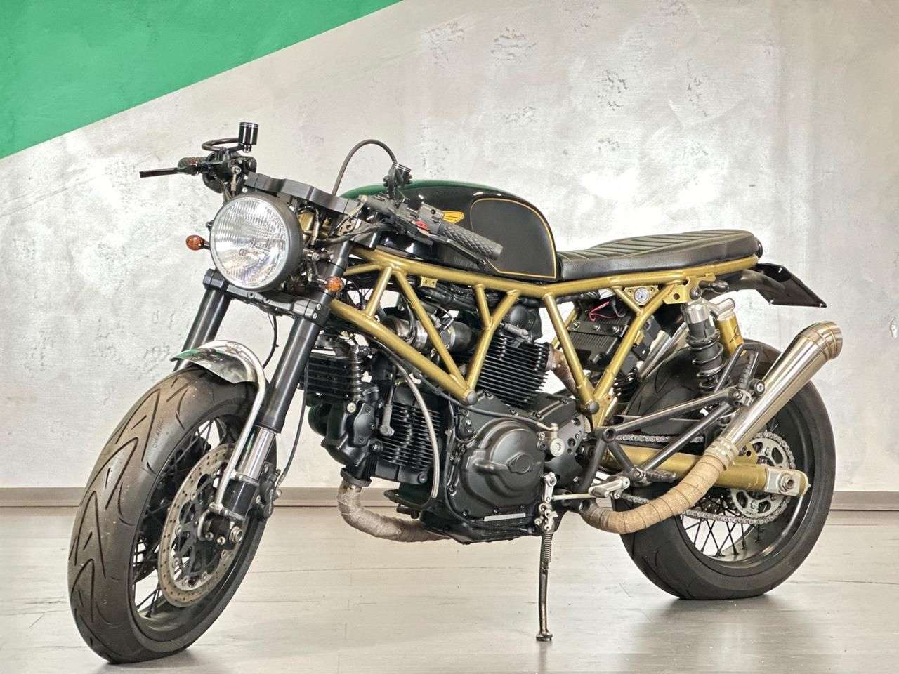 Ducati Monster 900 cafè racer da collezione