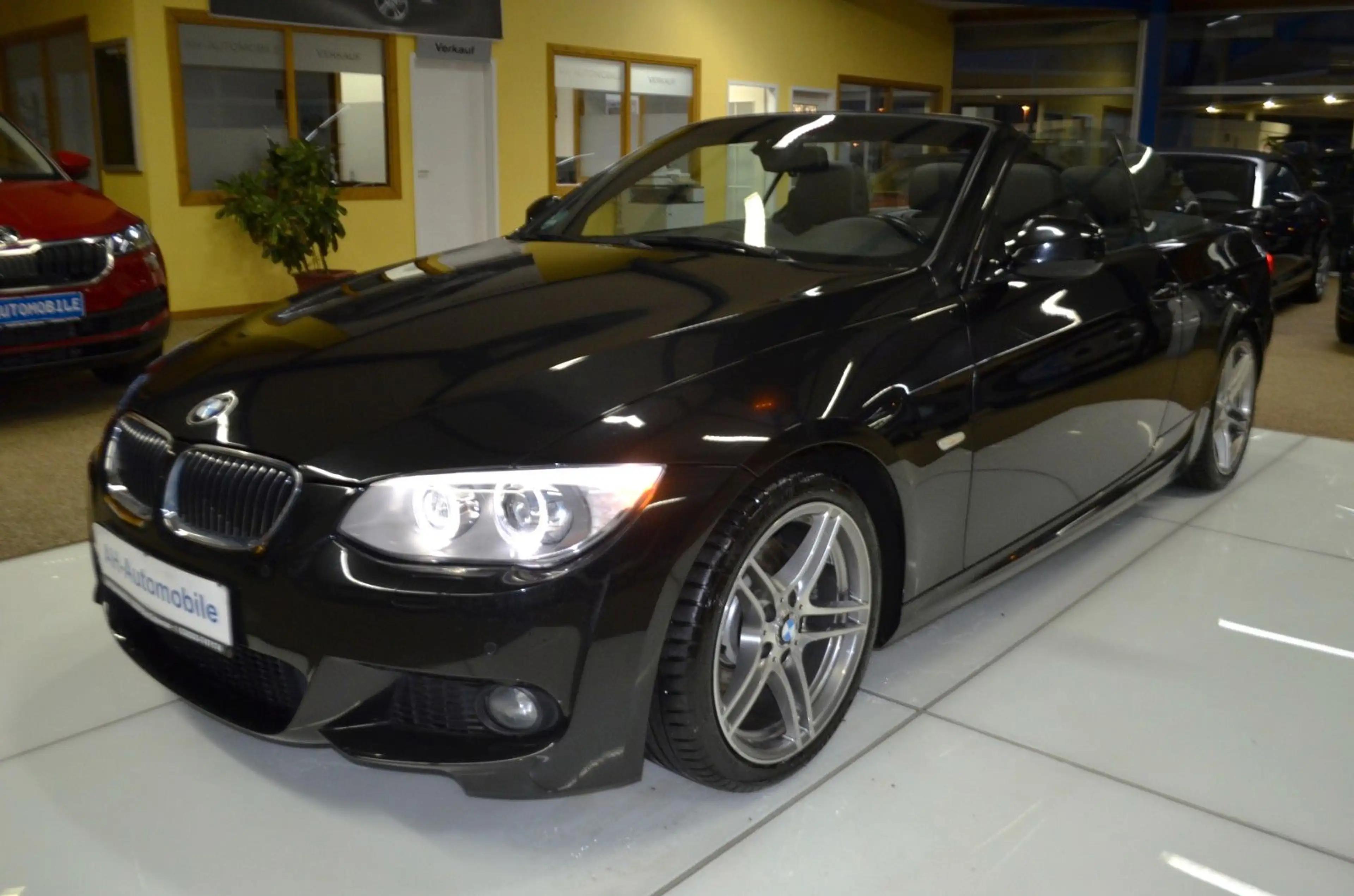 BMW 330 d Cabrio M-PAKET XENON / NAVI / LEDER / PDC