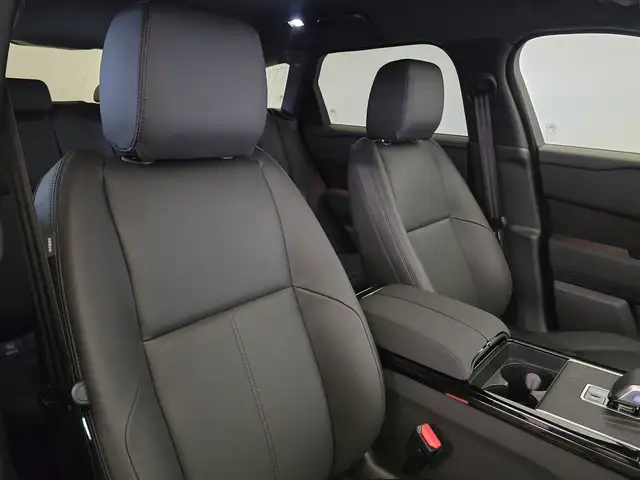 Land Rover Range Rover Velar view 14