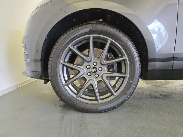 Land Rover Range Rover Velar view 9