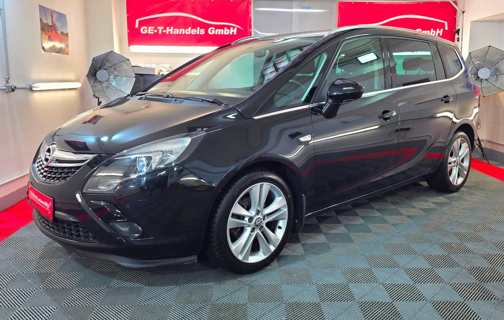 Opel Zafira 2,0 CDTI Ecotec Sport-Paket 7-Sitze Schwarz - 1