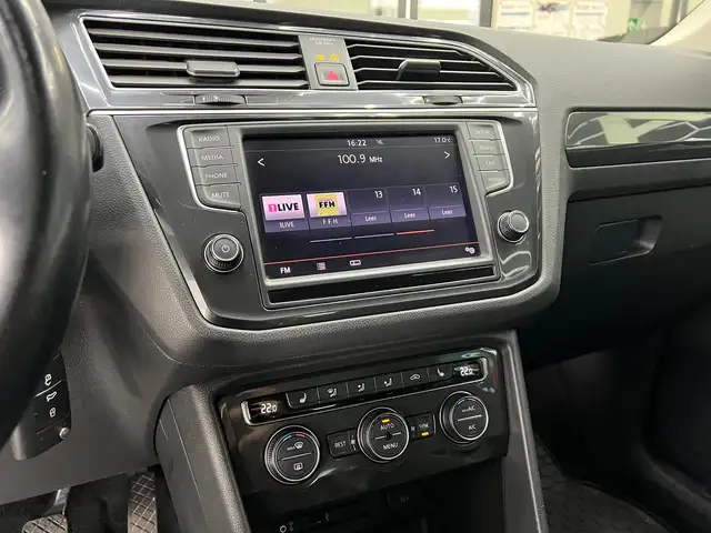 Volkswagen Tiguan view 23