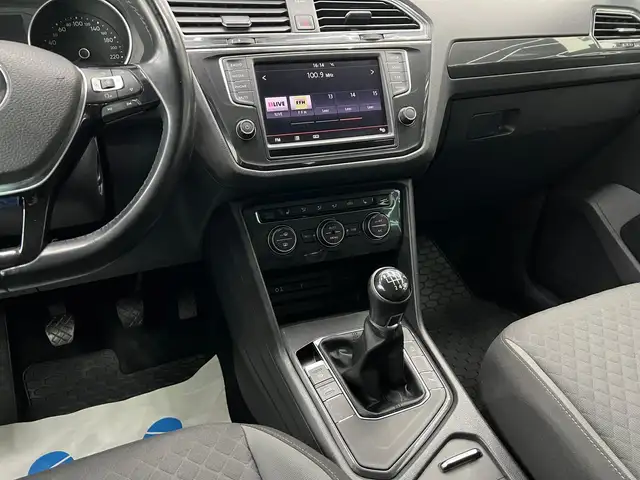 Volkswagen Tiguan view 22