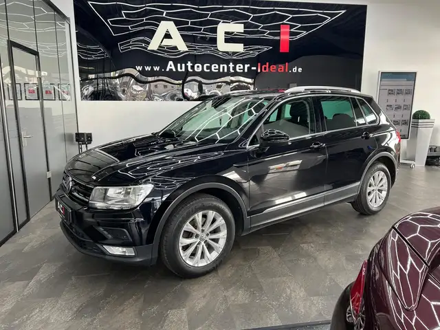 Volkswagen Tiguan view 4