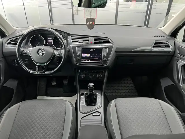 Volkswagen Tiguan view 18