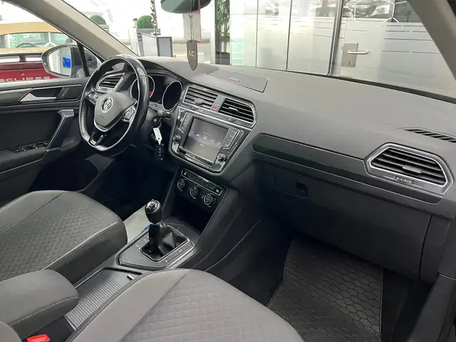 Volkswagen Tiguan view 27