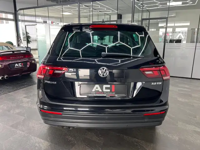 Volkswagen Tiguan view 8