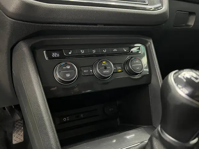Volkswagen Tiguan view 24