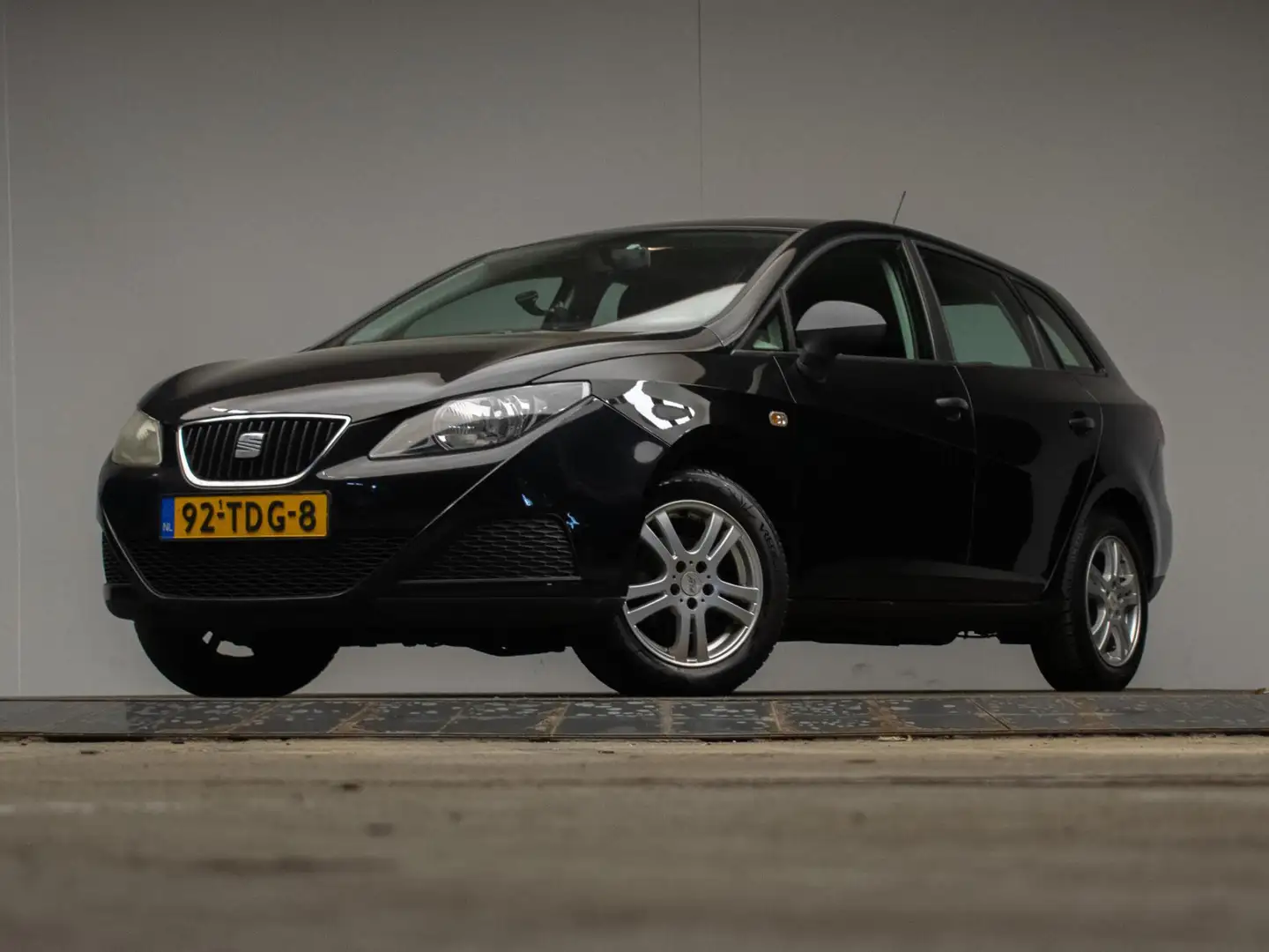 SEAT Ibiza ST 1.2 Club Sport (AIRCO,TREKHAAK,SPORTSTOELEN,LED Zwart - 2