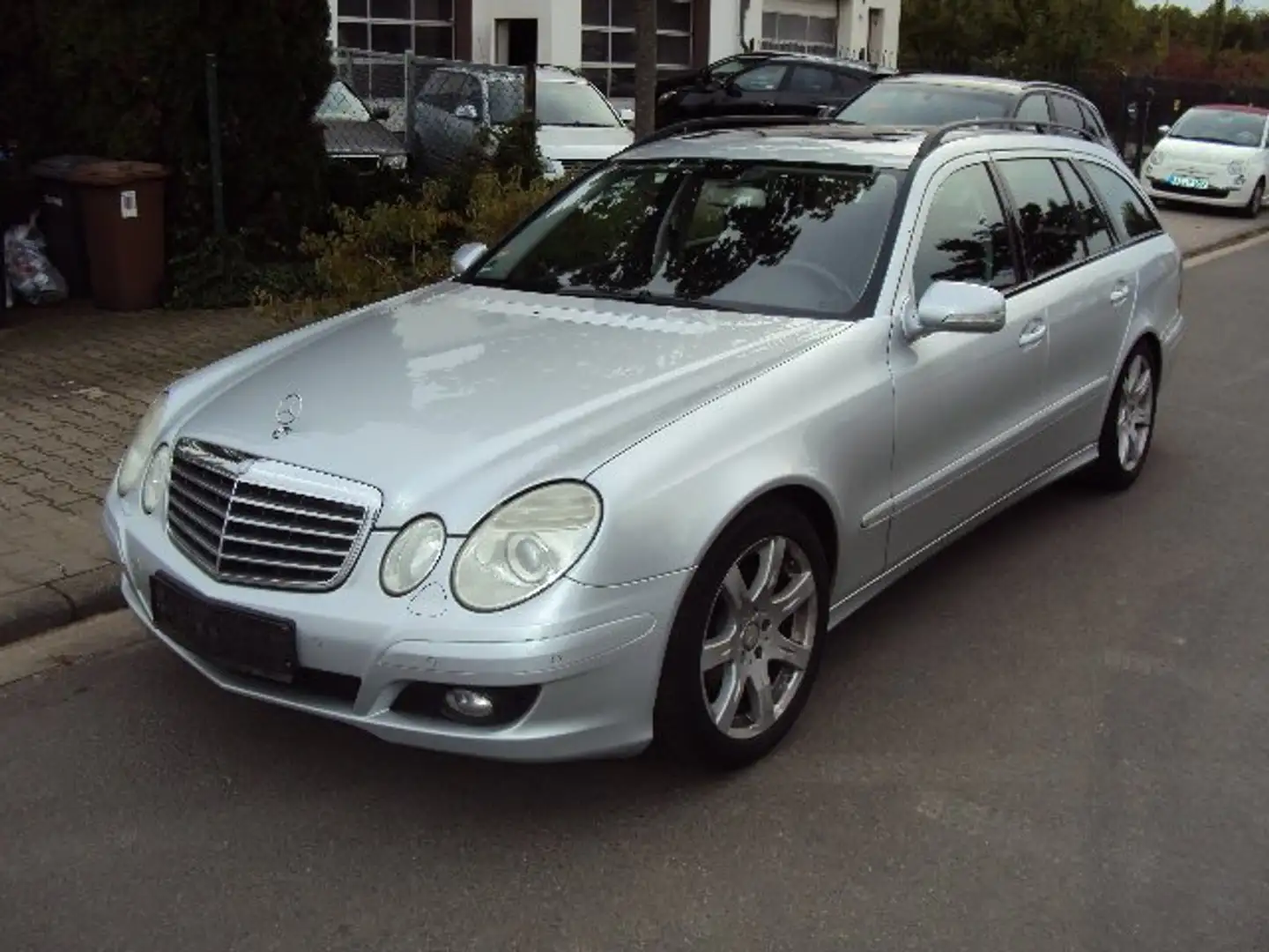 Mercedes-Benz E 220 E 220 T CDI (211.208) Stříbrná - 1