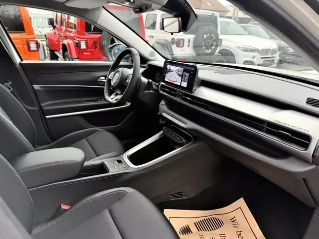 Jeep Avenger view 11