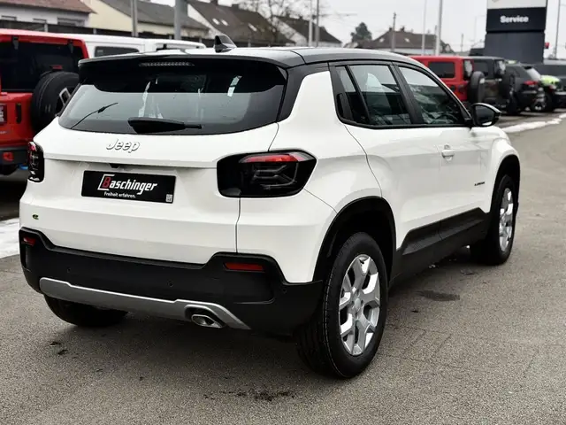 Jeep Avenger view 8