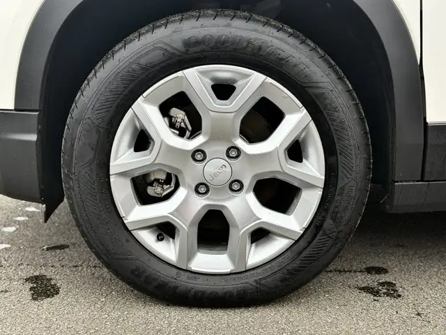 Jeep Avenger view 5