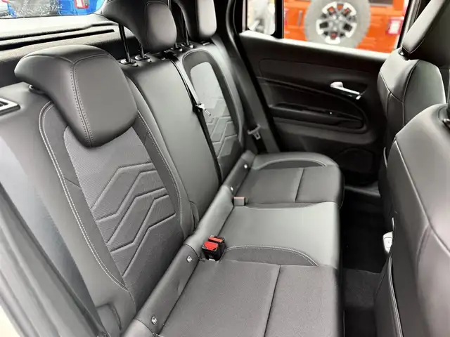 Jeep Avenger view 9