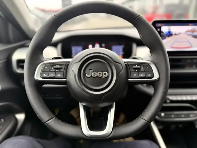 Jeep Avenger view 14