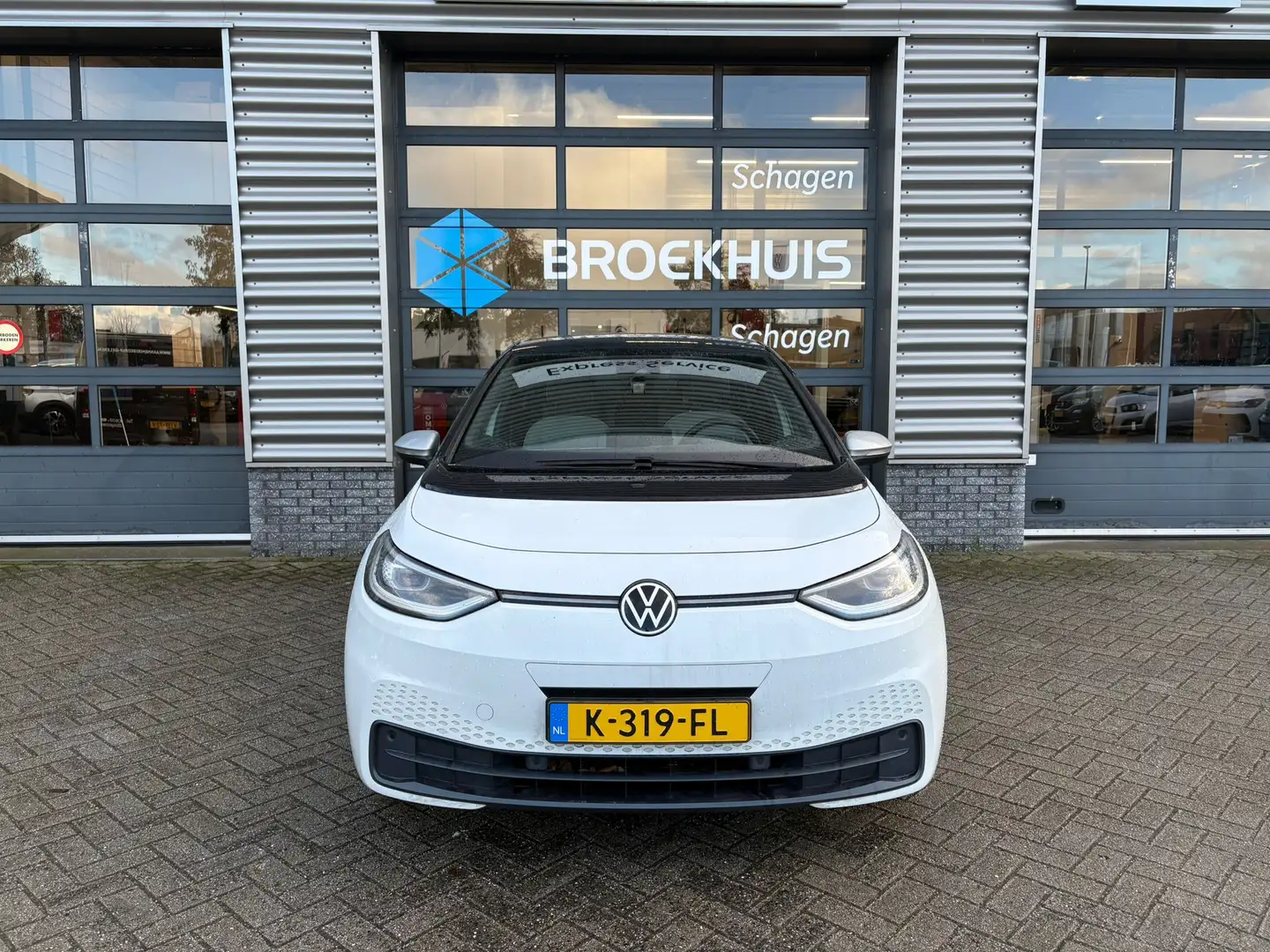 Volkswagen ID.3 First Plus 58 kWh 204 pk | Achteruitrijcamera | Na Blanc - 2