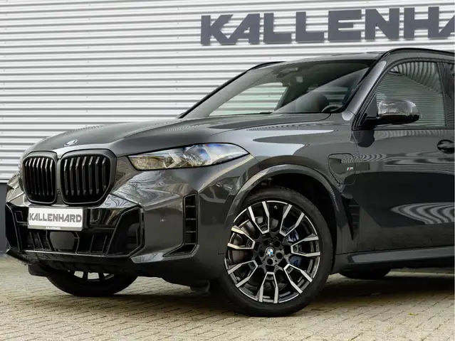 BMW X5 view 9