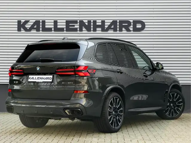 BMW X5 view 3