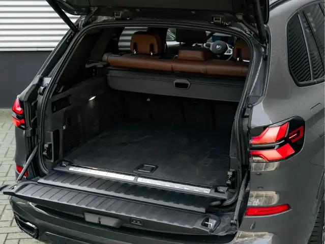 BMW X5 view 13