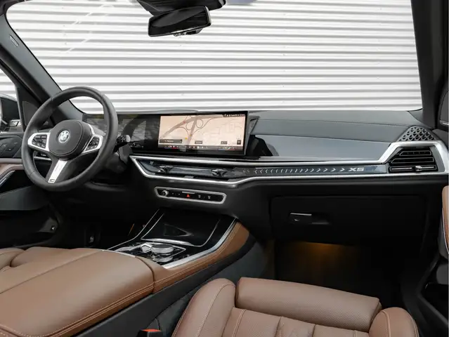 BMW X5 view 5