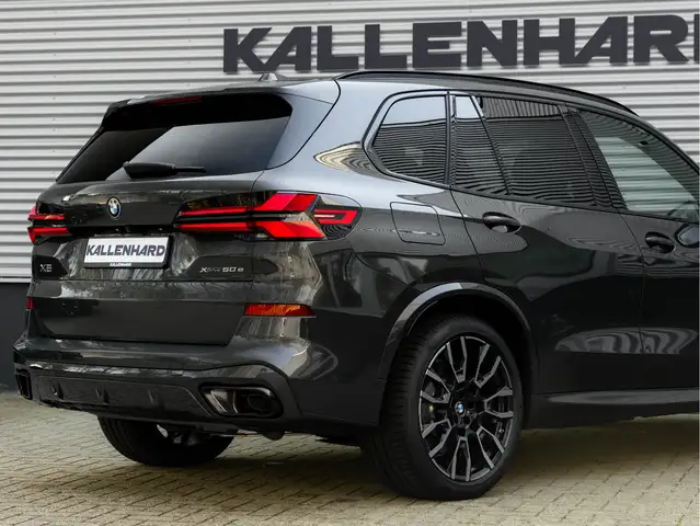 BMW X5 view 12