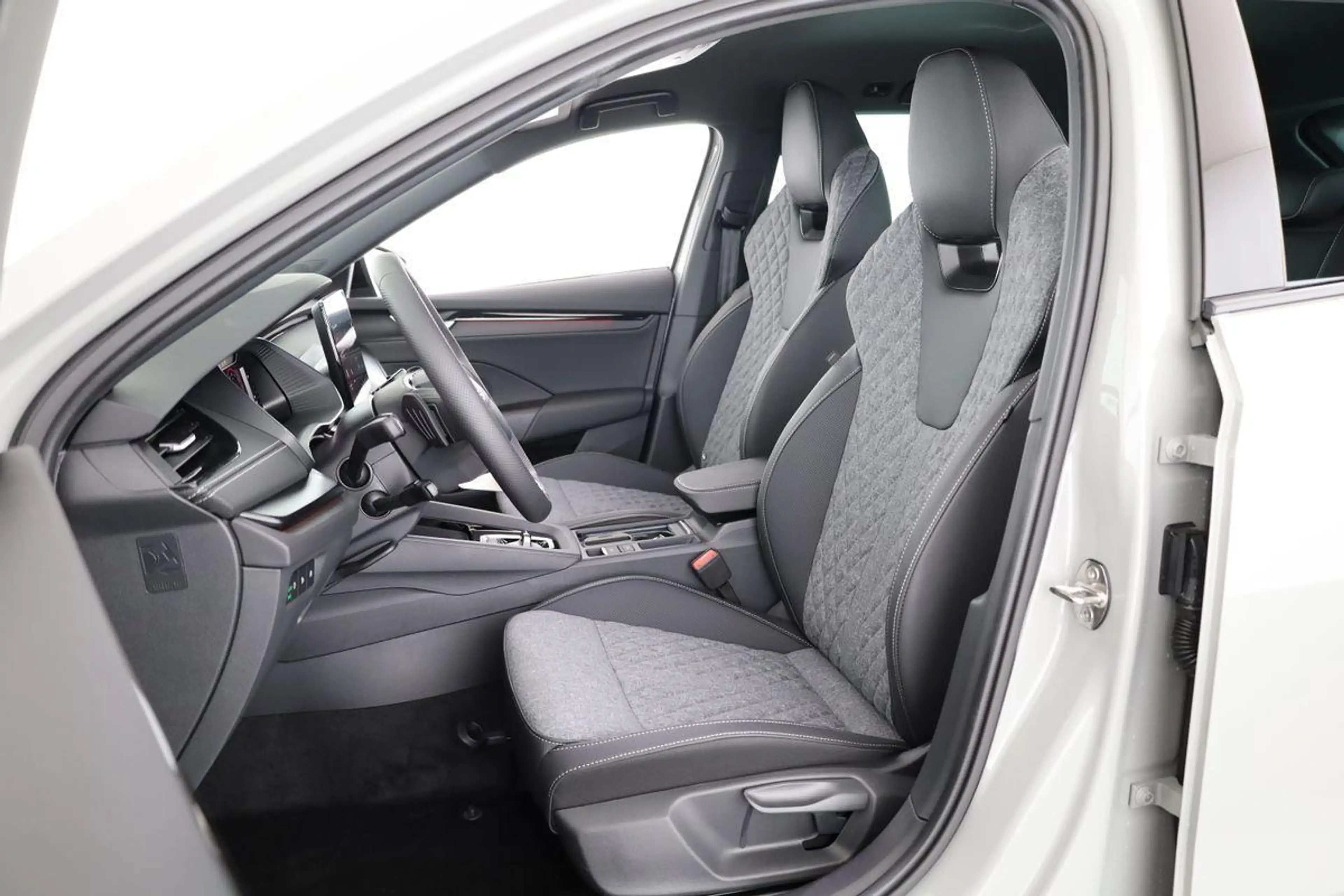 Skoda Octavia Combi 2.0 TDI 110 kW Sportline DSG Sportline, A... — photo 10