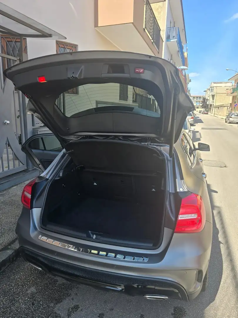 Mercedes-Benz GLA 200 d (cdi) Premium 4matic auto - 2