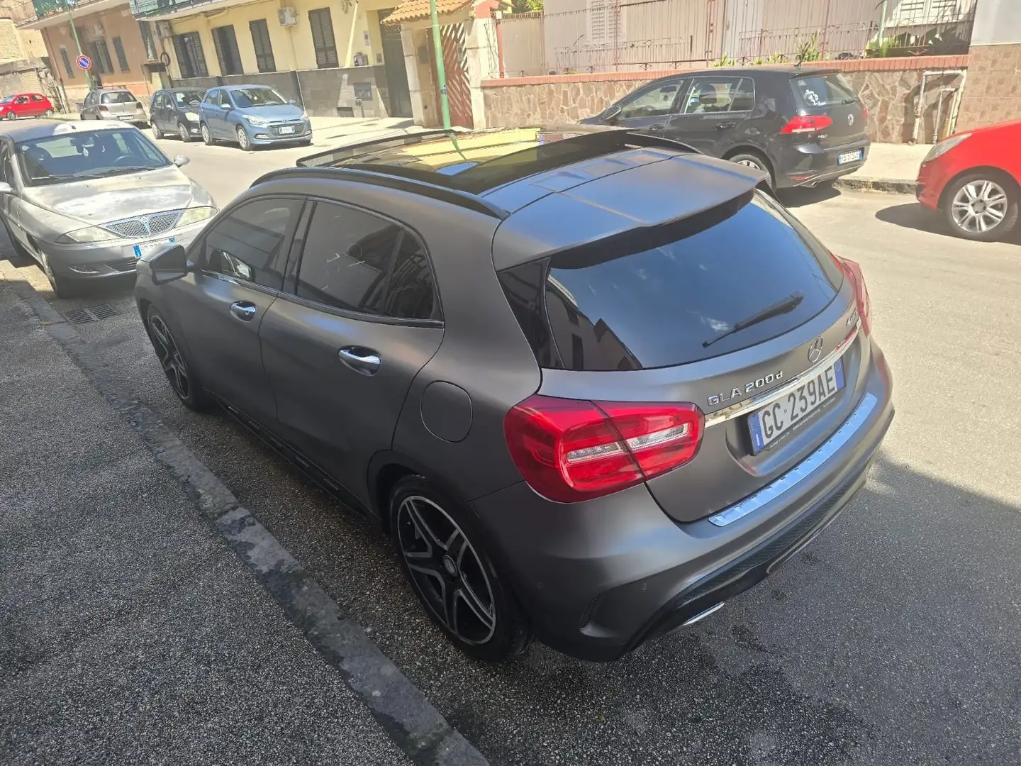 Mercedes-Benz GLA 200 d (cdi) Premium 4matic auto - 1