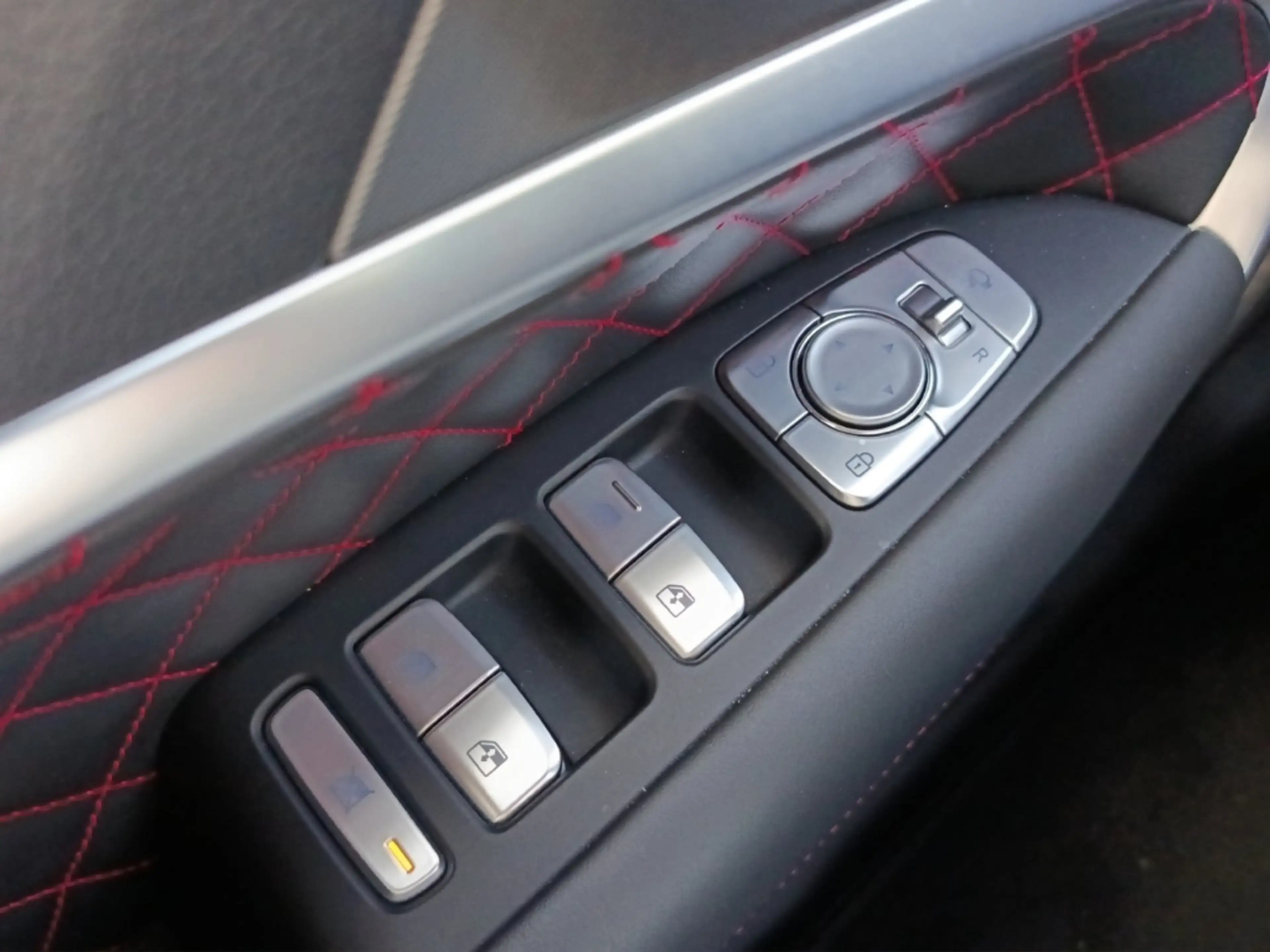 Genesis G70 Shooting Brake Sport 2.0 T-GDi HTRAC *LED*LEXICON*CAM*CARPLAY* — photo 13