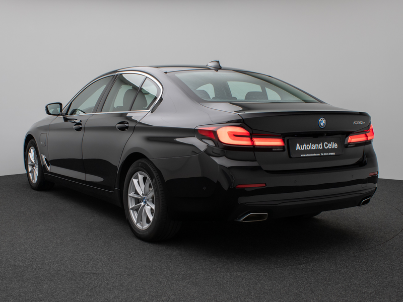 BMW 520 Kamera DAB Sport Klima-4Zonen Alarm ParkAss — photo 9
