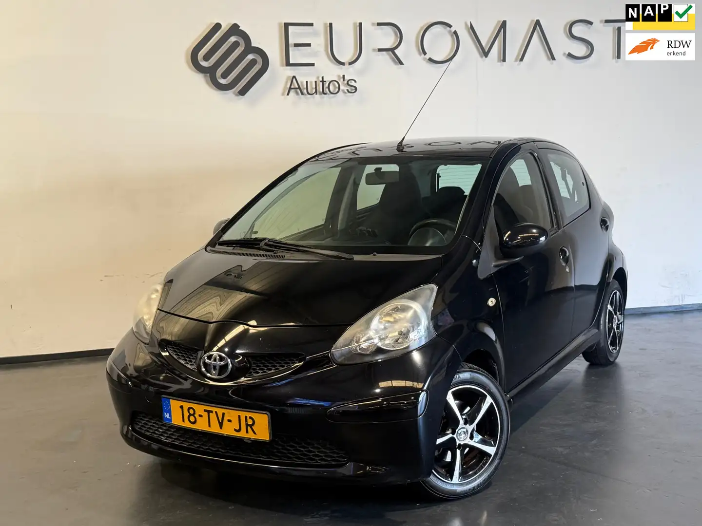 Toyota Aygo 1.0-12V + Elektrische Ramen 5d Nieuwe Apk Чорний - 1
