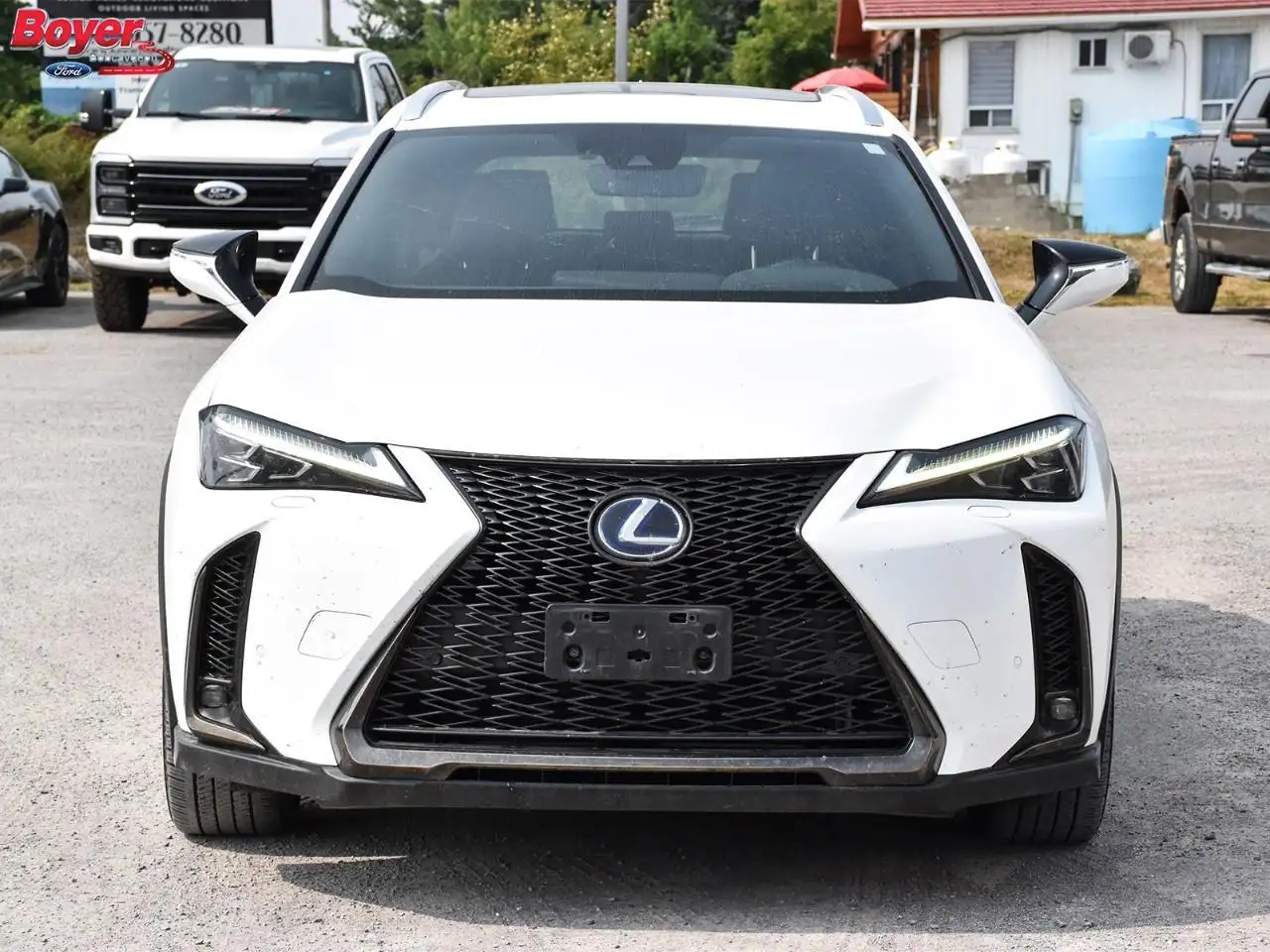 Lexus UX снимка Lexus UX