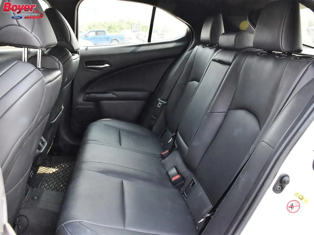 Lexus UX снимка Lexus UX