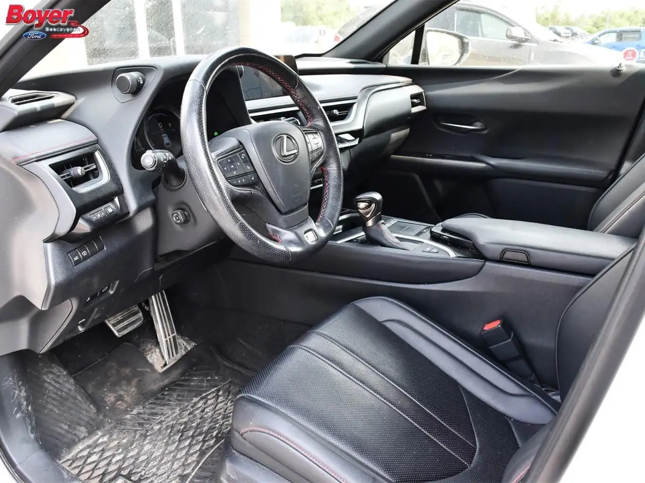 Lexus UX снимка Lexus UX