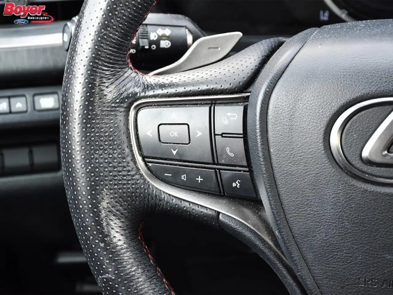 Lexus UX снимка Lexus UX